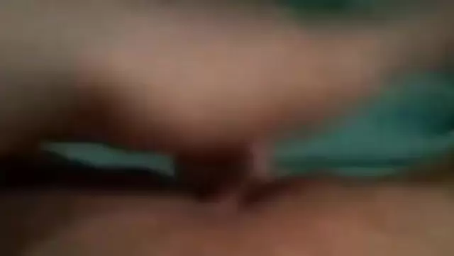 Horny Arab Fingering Her Pussy